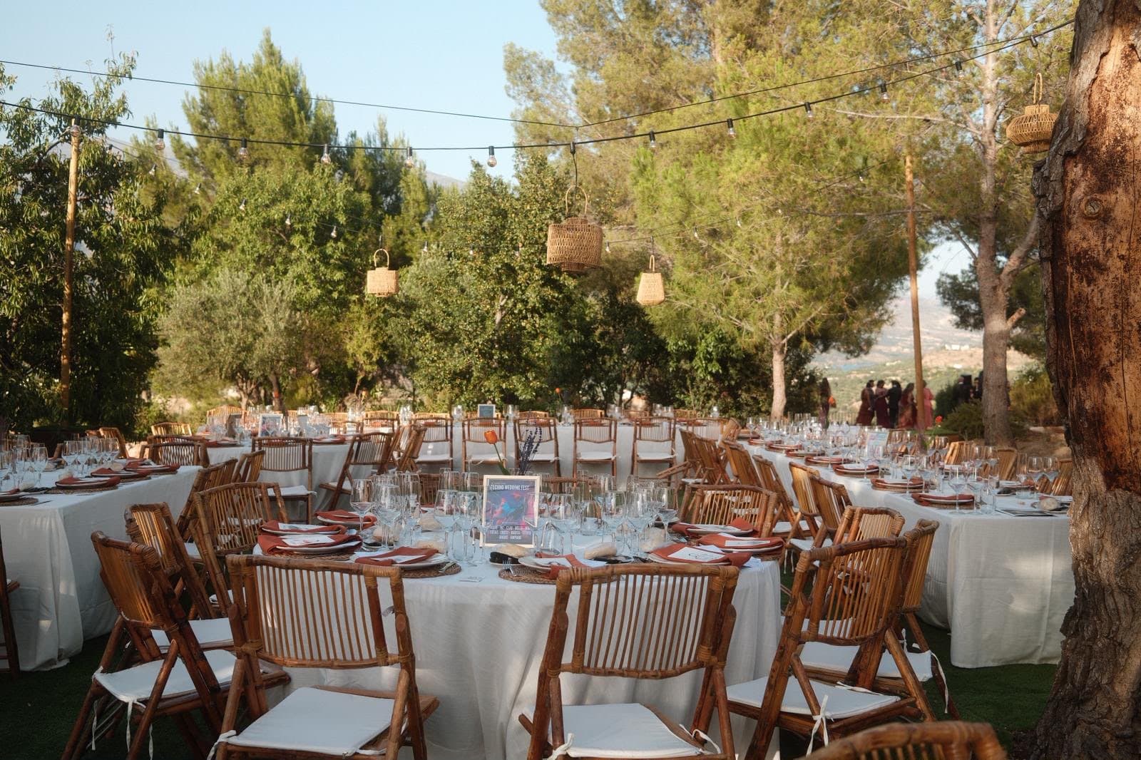 Banquete de boda montado en la finca
