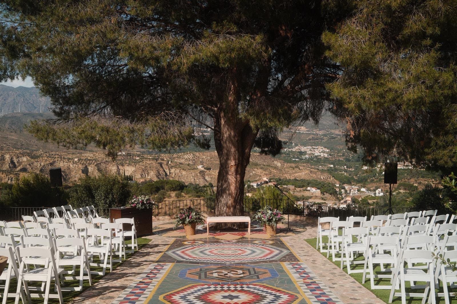 Ceremonia de boda al aire libre en la hacienda